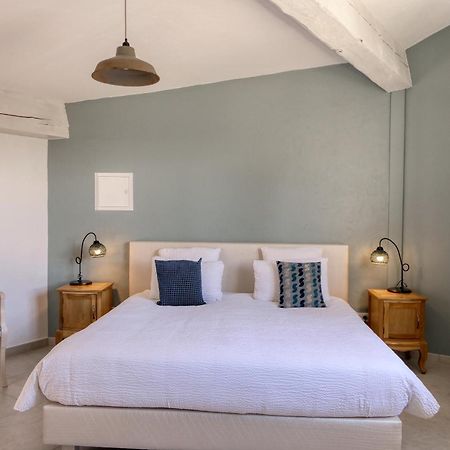 Le Hameau Fleur De Pierres , Chambre , Gite Et Table D'Hotes Murs  Esterno foto
