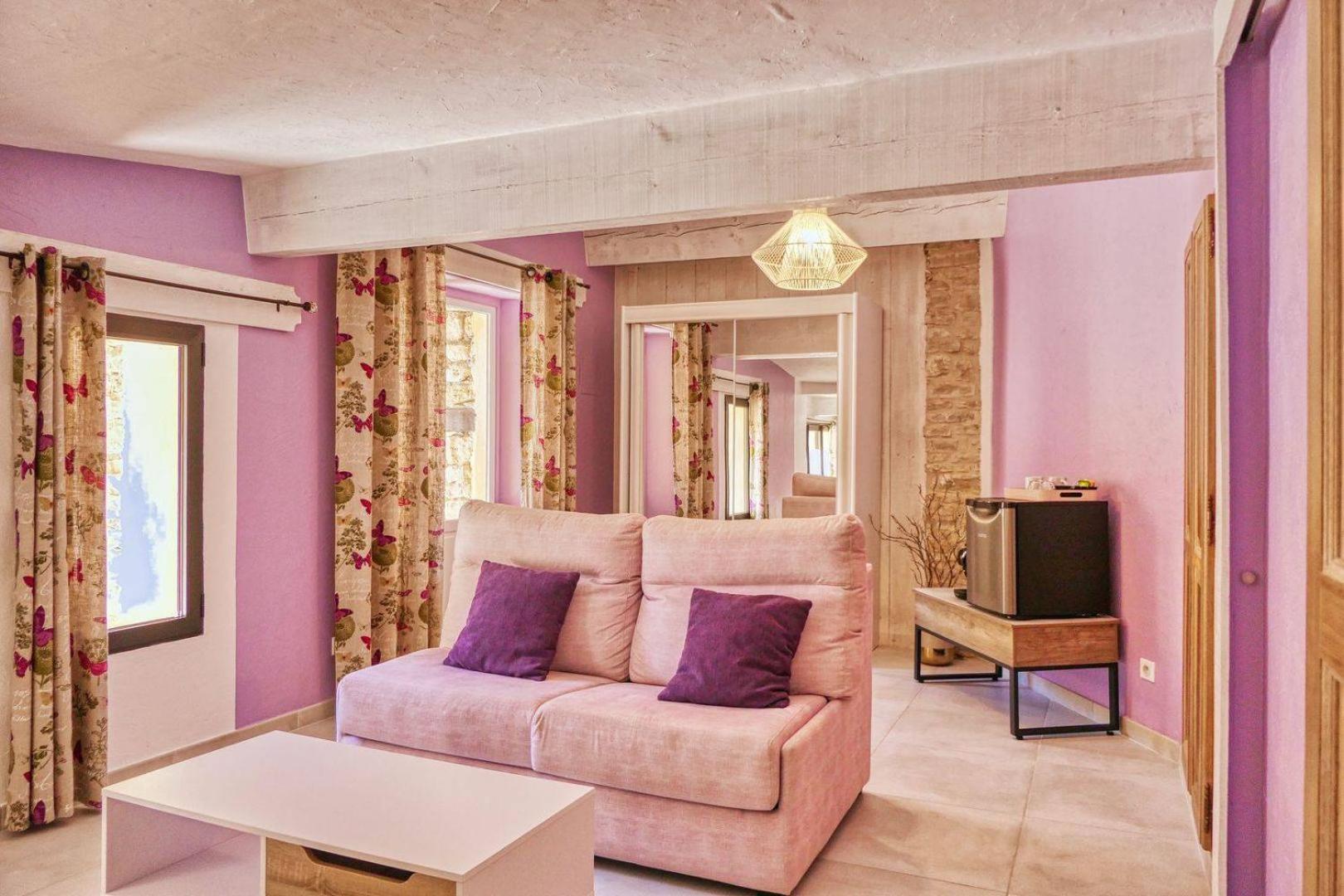 Le Hameau Fleur De Pierres , Chambre , Gite Et Table D'Hotes Murs  Esterno foto