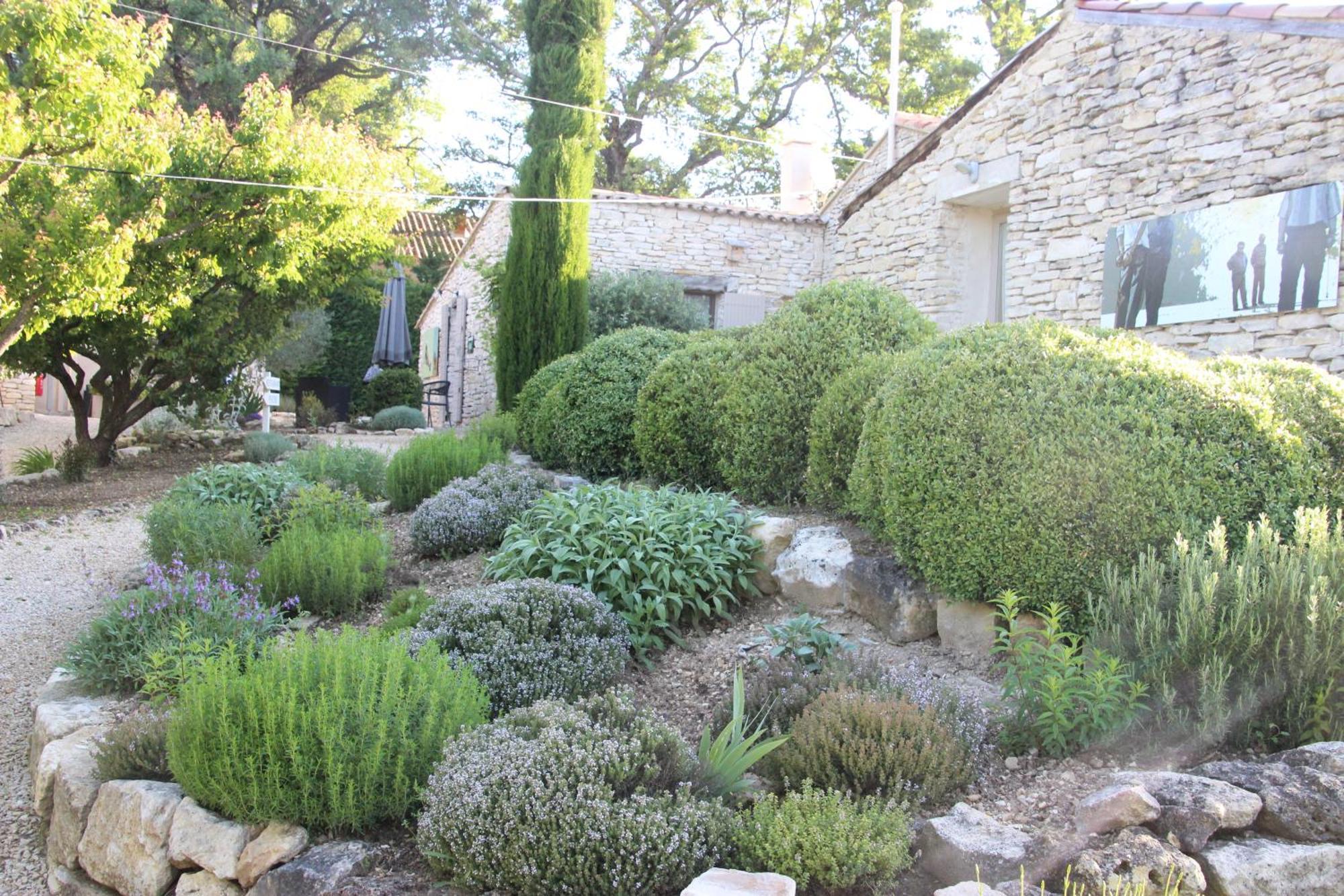 Le Hameau Fleur De Pierres , Chambre , Gite Et Table D'Hotes Murs  Esterno foto