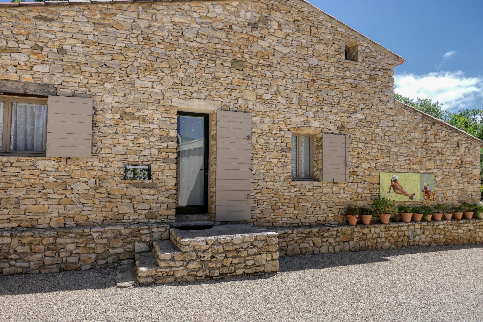 Le Hameau Fleur De Pierres , Chambre , Gite Et Table D'Hotes Murs  Esterno foto