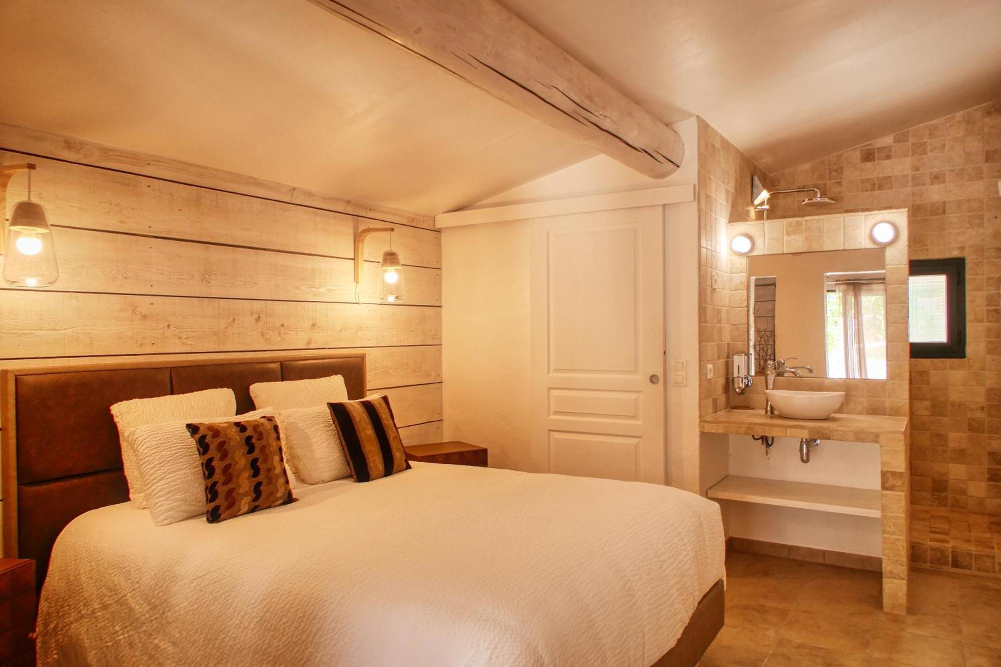 Le Hameau Fleur De Pierres , Chambre , Gite Et Table D'Hotes Murs  Esterno foto