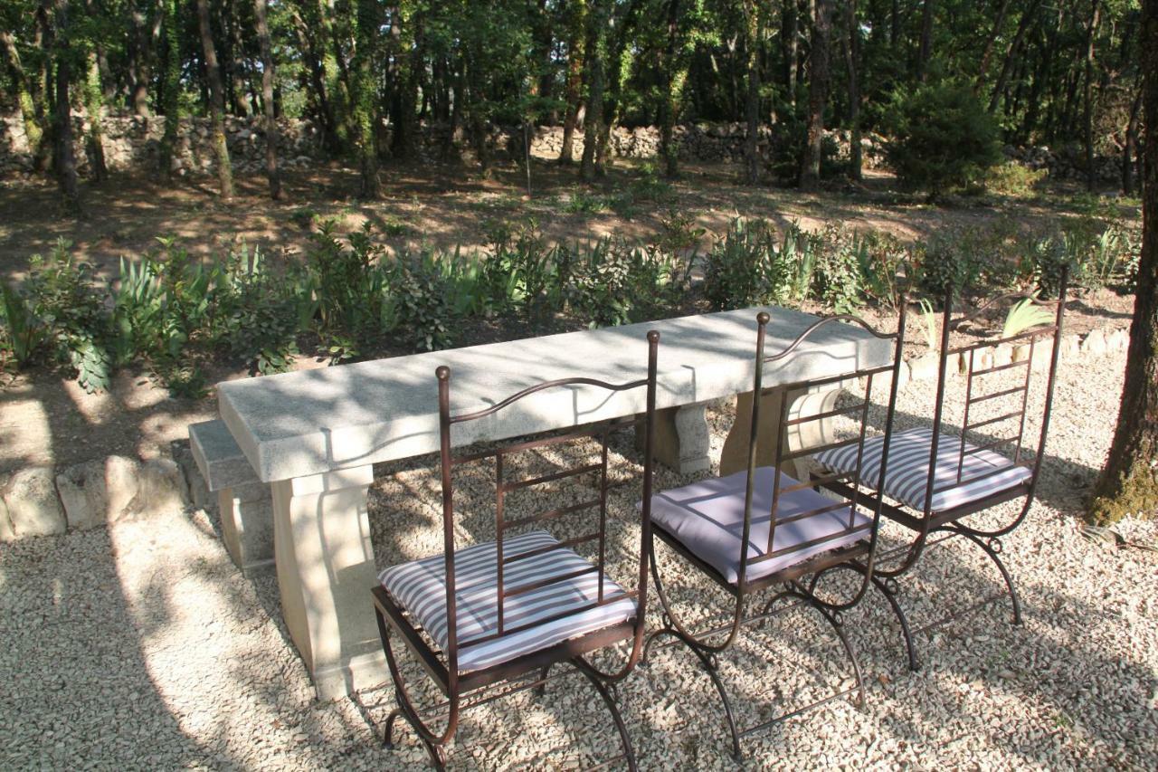 Le Hameau Fleur De Pierres , Chambre , Gite Et Table D'Hotes Murs  Esterno foto